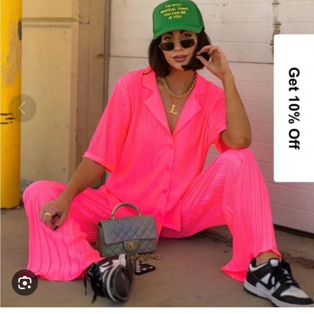 DRESSED IN LALA Neon Pink Plisse Set EUC XL